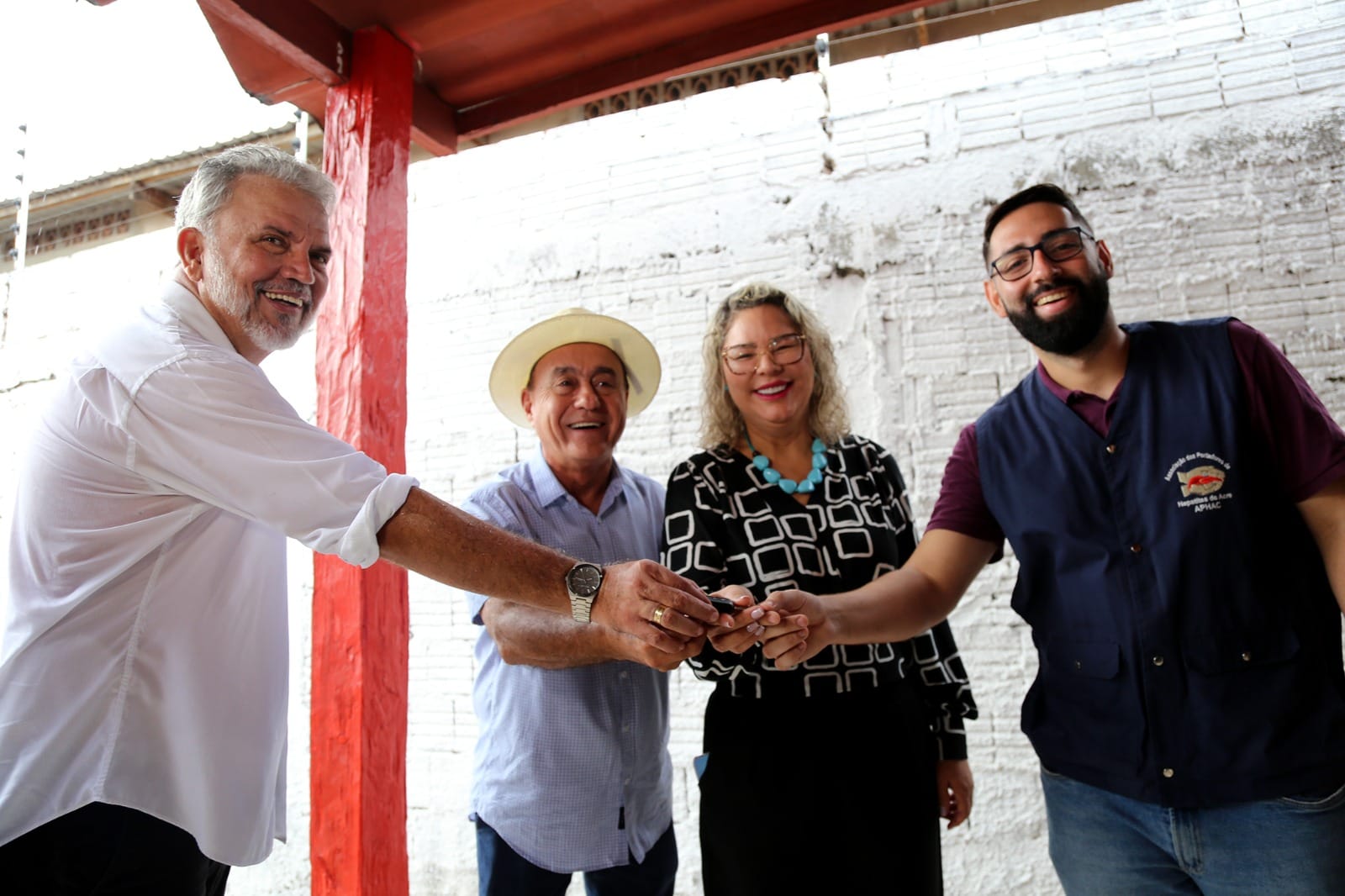 Uma semana após dizer que perdeu votos por causa de Bocalom, Petecão se reencontra com prefeito em agenda oficial